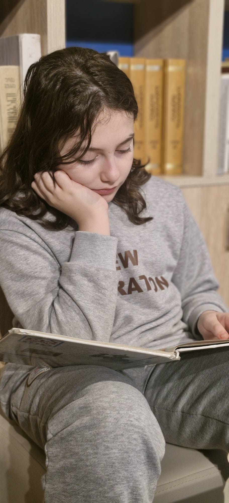 “Today in the library, together with the children, we traveled into the world of literature. The students introduced us to their favorite authors.