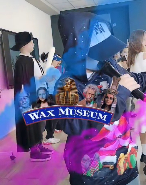 ცვილის მუზეუმის ინსცენირება და ჩვენი მოსწავლეების მიერ განსახიერებული მსოფლიო ვარსკვლავები. საინტერესო და სახალისო დიალოგები მოსწავლეებს შორის ინგლისურ ენაზე.