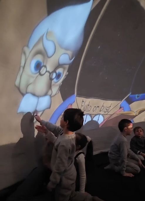 დღეს სკოლაში, ჩვეულებრივი გაკვეთილების ნაცვლად, კოსმოსური ხომალდის ეკიპაჟის წევრები გავხდით! 🌌