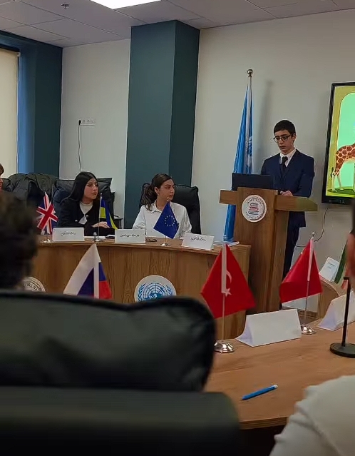 სკოლა “ახალ თაობაში” UNEP-ის მოდელირება გრძელდება.