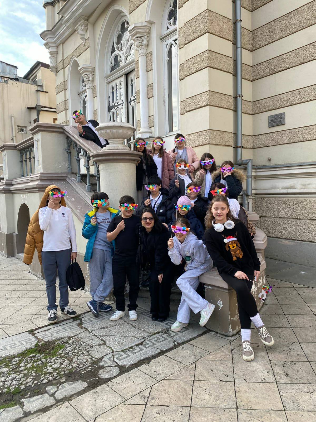 ჩვენი მოსწავლეები ხელოვნების სასახლეში ნიღბების ისტორიის საგანმანათლებლო პროგრამასა და ვორქშოფს დაესწრნენ.