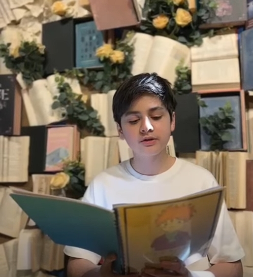 სკოლა „ახალ თაობაში“ ფრანგული ენის კვირეული განსაკუთრებული ზღაპრით გაცოცხლდა! ჩვენმა მოსწავლეებმა ანტუან დე სენტ-ეგზიუპერის შედევრის 80 წლის იუბილე ორიგინალის ენაზე კითხვით აღნიშნეს. 📖✨