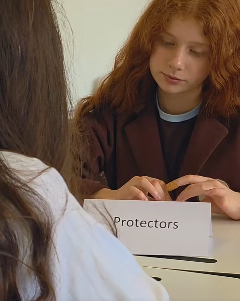 სკოლა „ახალი თაობა“ გამოირჩევა სწავლების მრავალფეროვანი მეთოდებითა და სტრატეგიებით. ჩვენთან სწავლა მხოლოდ სახელმძღვანელოებით არ შემოიფარგლება! 📚✨