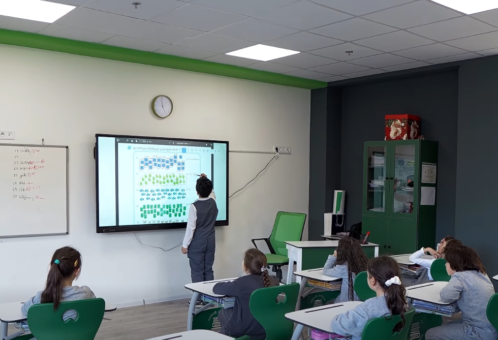 📚 🇪🇺 ულტრათანამედროვე სკოლა ფინური განათლების მოდელით