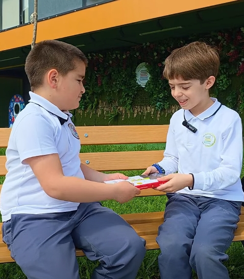 ჰანს კრისტიან ანდერსენის იუბილე სკოლა „ახალ თაობაში“ განსაკუთრებული სითბოთი აღინიშნა! 🧚‍♂️✨