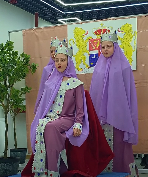 მინი სპექტაკში გაცოხლებული თამარ მეფის ეპოქა სკოლა „ახალ თაობაში“! 🎭✨