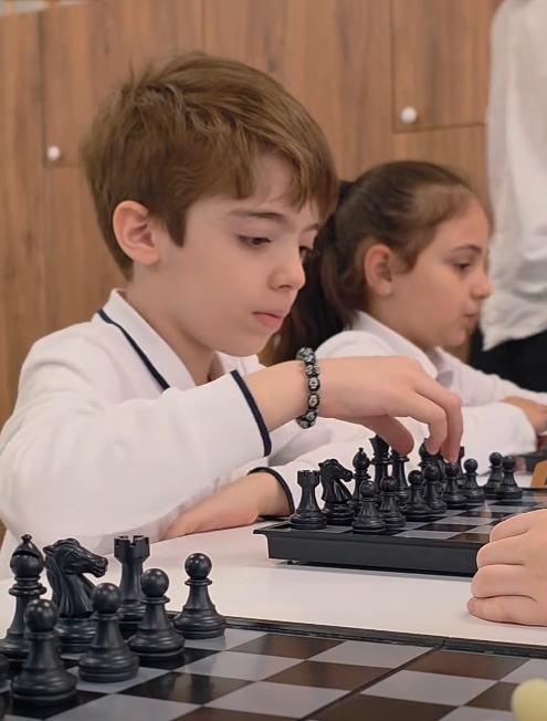 ♟️ ჭადრაკი ჩვენს სკოლაში: ინტელექტი და სტრატეგია!