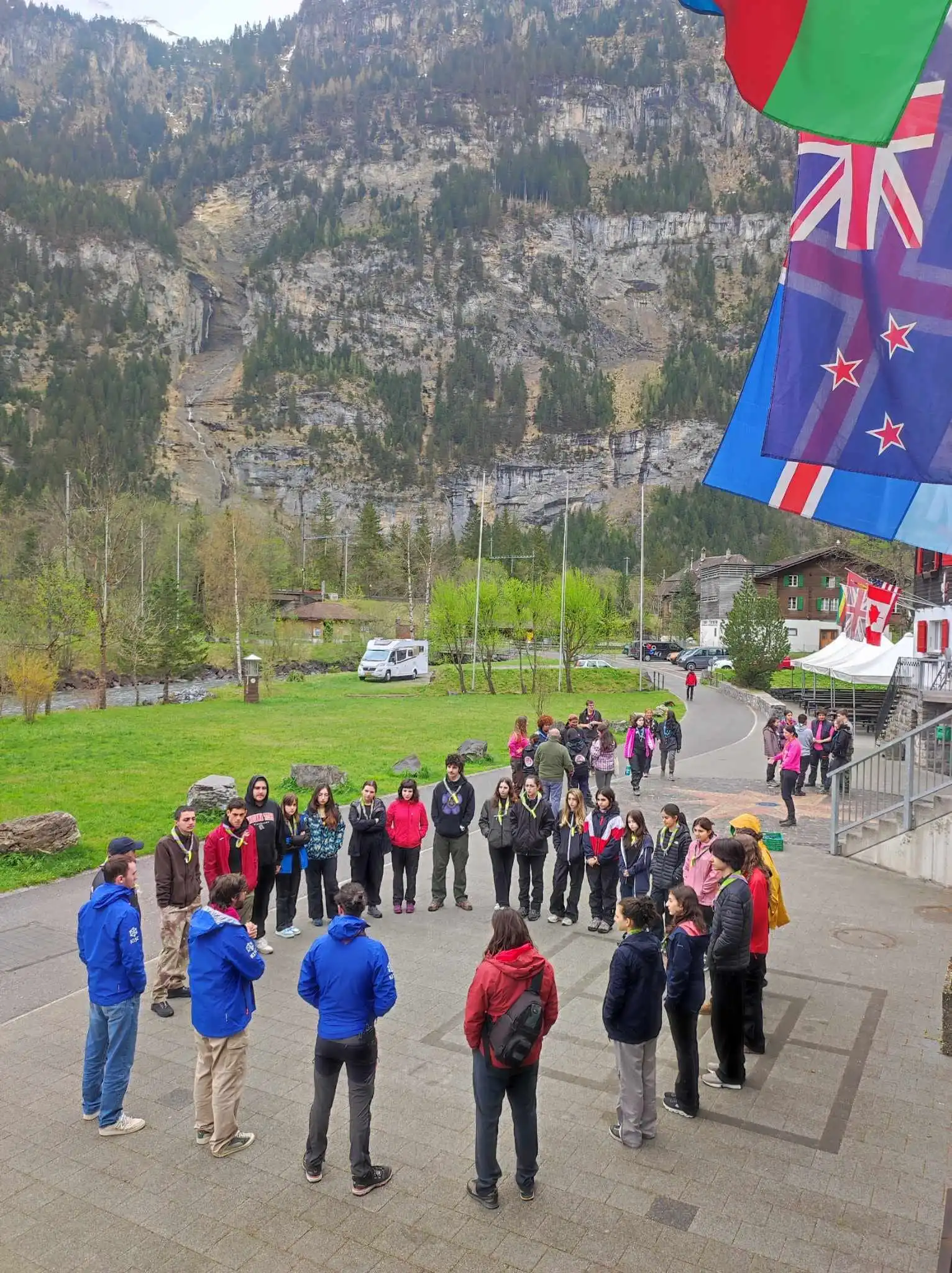 🇨🇭 სკოლა „ახალი თაობის“ X კლასის მოსწავლე მარიამ ებანოიძე შვეიცარიის ალპებში, კანდერშტეგში, სპორტულ-შემეცნებით, საგანმანათლებლო ბანაკში იმყოფებოდა